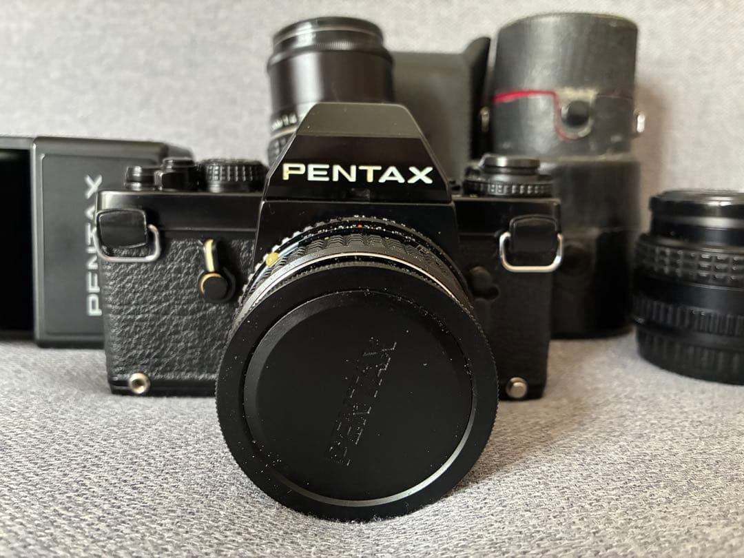 PENTAX LX. 一眼レフカメラ ブラック レンズ3本とフラッシュ付き。