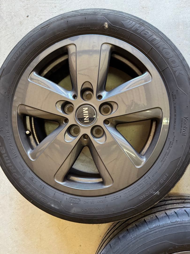 F55 LCI2後期　16 インチ純正ホイール