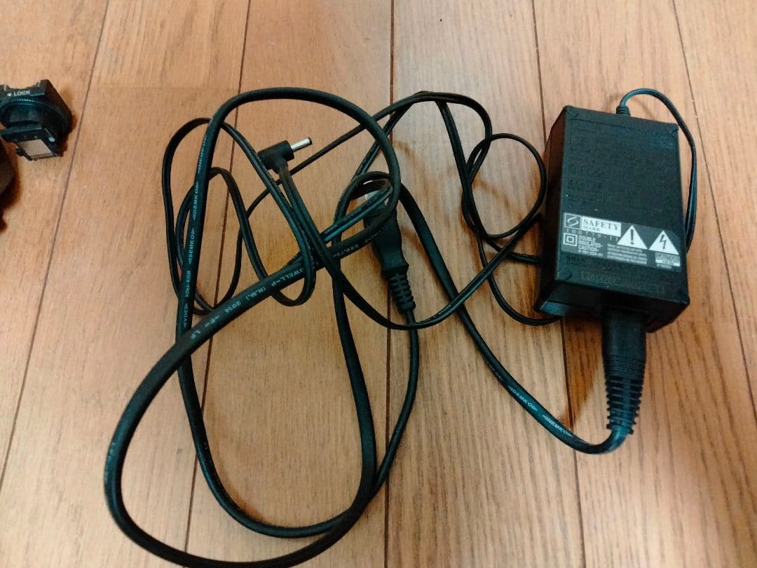 F*7様 【ジャンク】【撮影可】業務用Canon XA25 HDビデオカメラ W