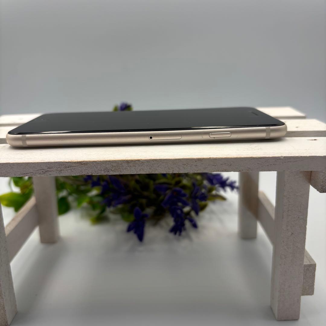 【美品】iPhone SE第3世代 64GB スターライト 7