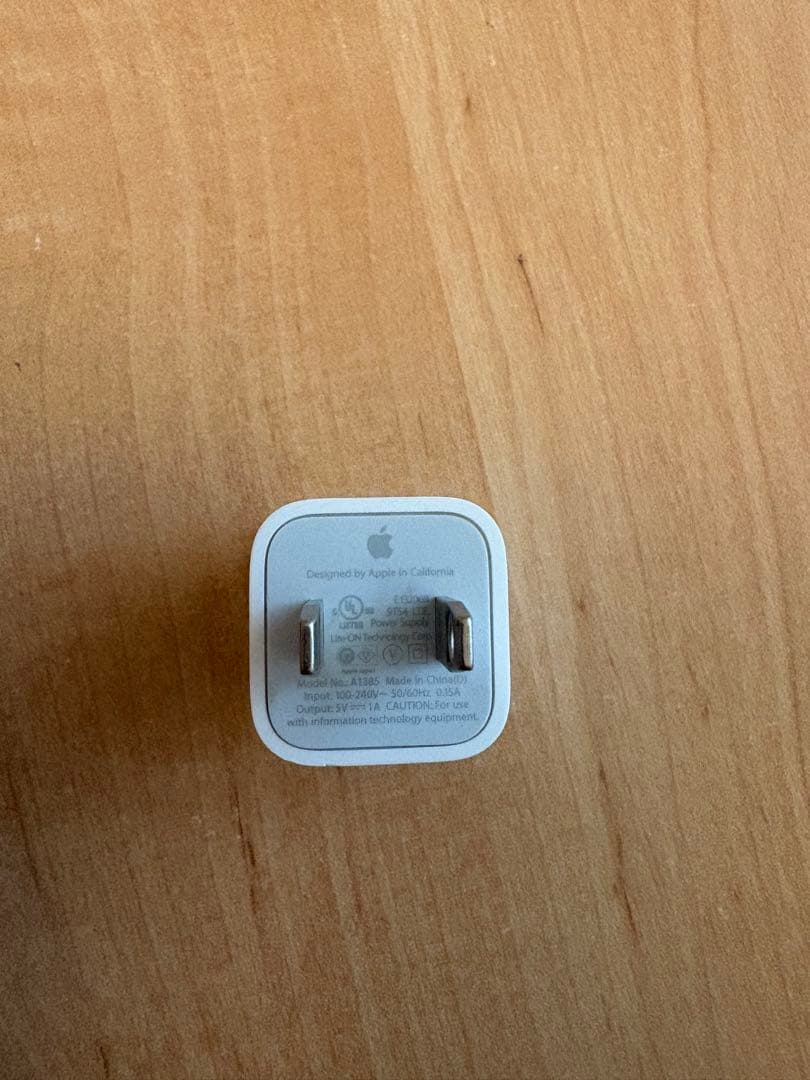 【美品】iPhone SE 第3世代 128GB レッド ケーブル、アダプター付