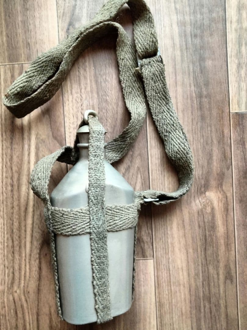 戦時中水筒２点 ＋おまけ本1冊 昭和レトロ 戦争遺品