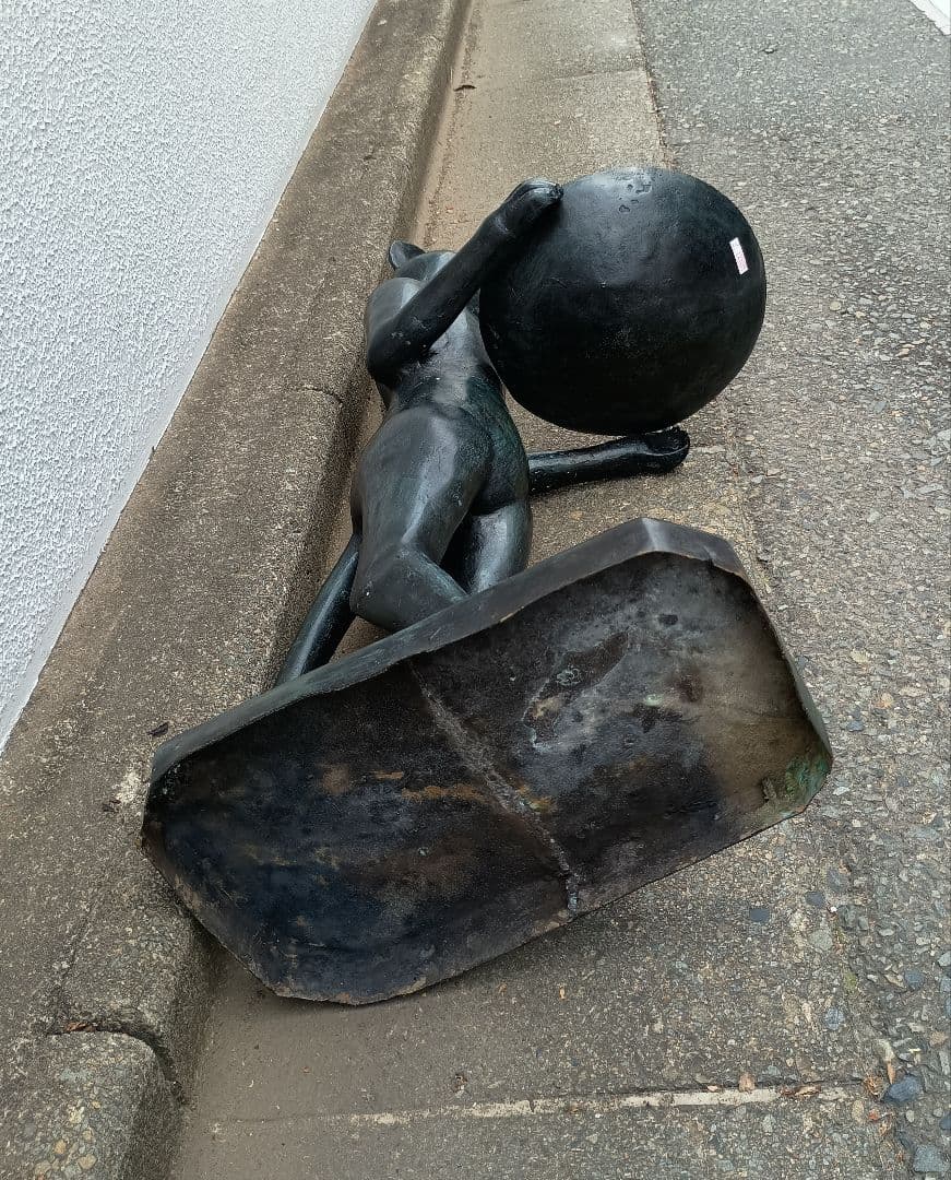 皿持ち猫バリ島　金属製 バリ島皿持ち猫　希少