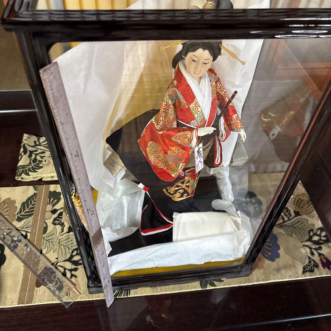 尾山人形 伝統的和服 黒赤