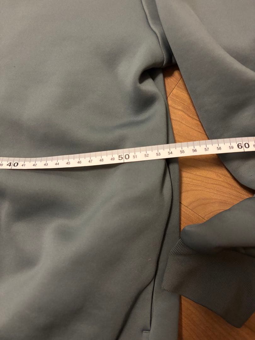 NEUTRALWORKS．PILEUS フーディー