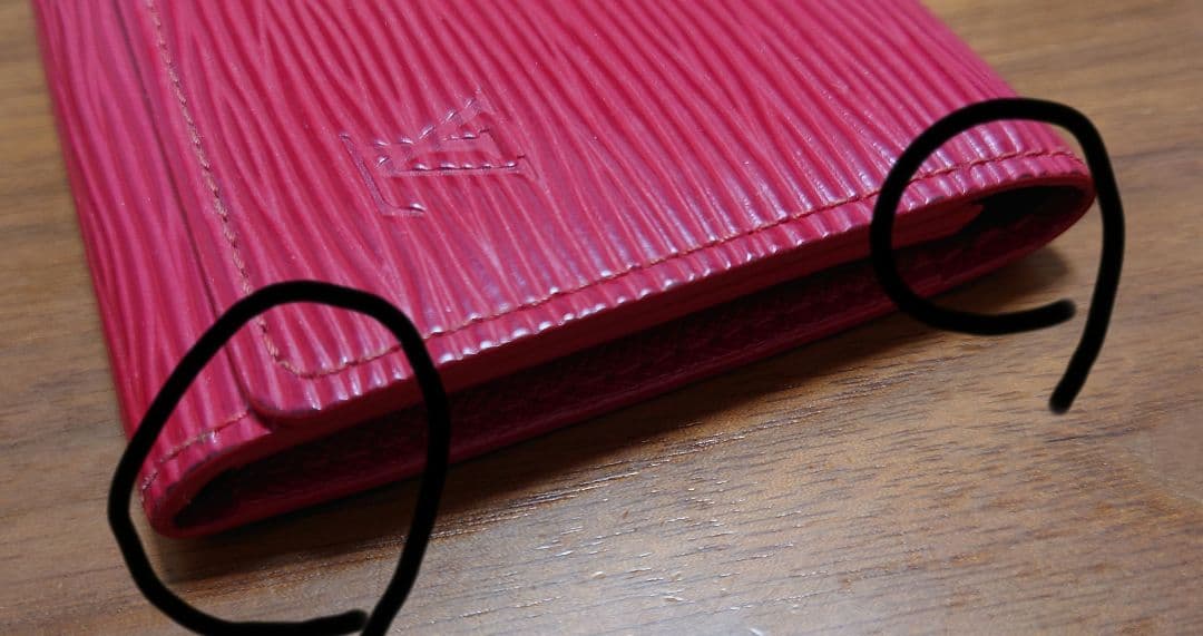 ヴィトン エピ カードケース