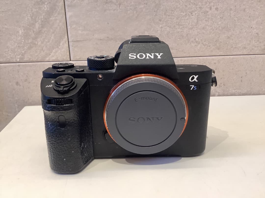 訳あり★ソニー α7S II（ILCE-7SM2）ボディ（バッテリーあり）