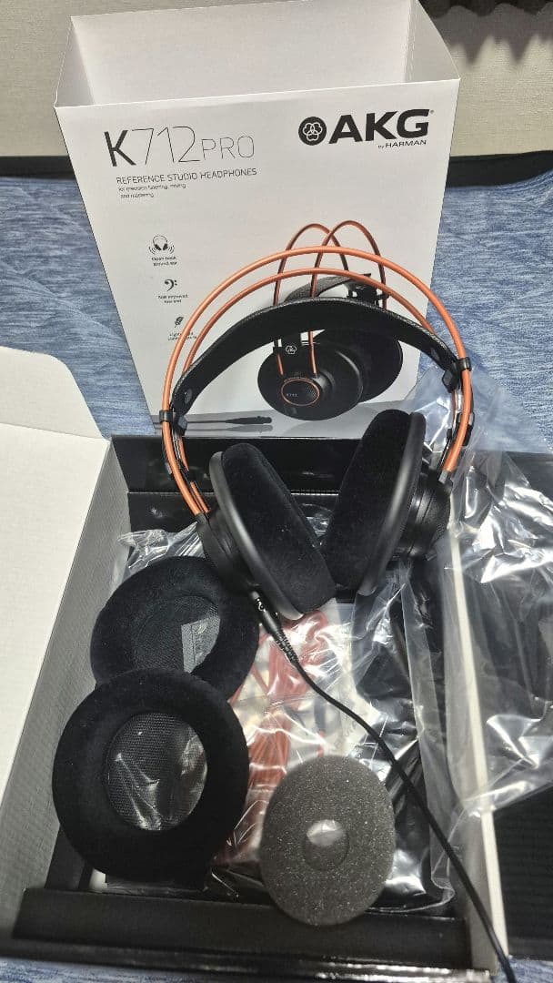AKG K712PRO + 替えのイヤーパッド