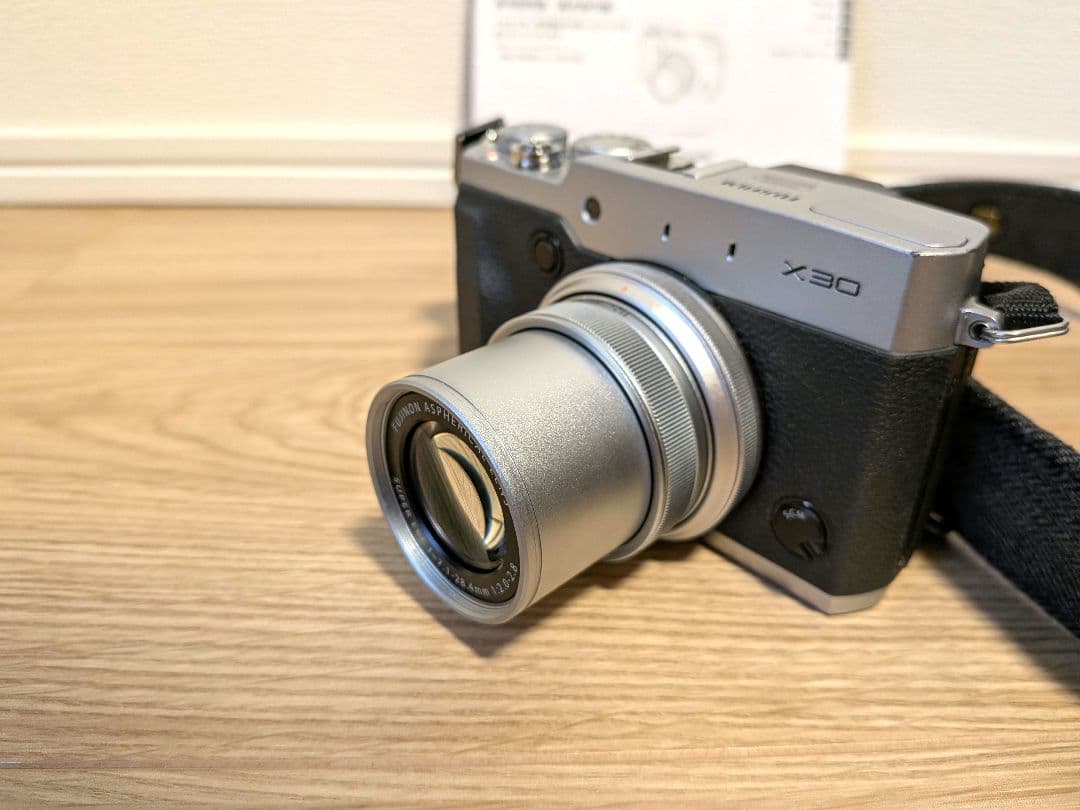 FUJIFILM デジタルカメラ FX-X30 シルバー