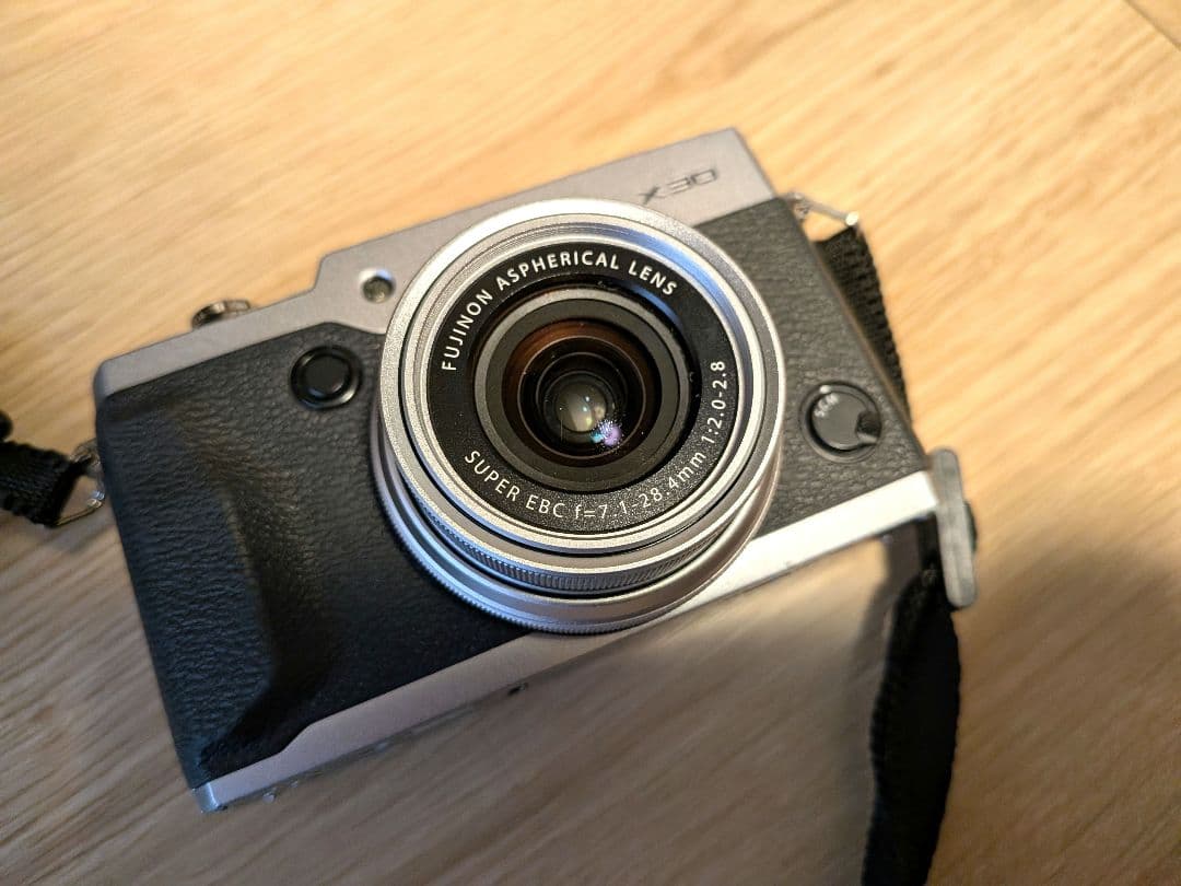 FUJIFILM デジタルカメラ FX-X30 シルバー