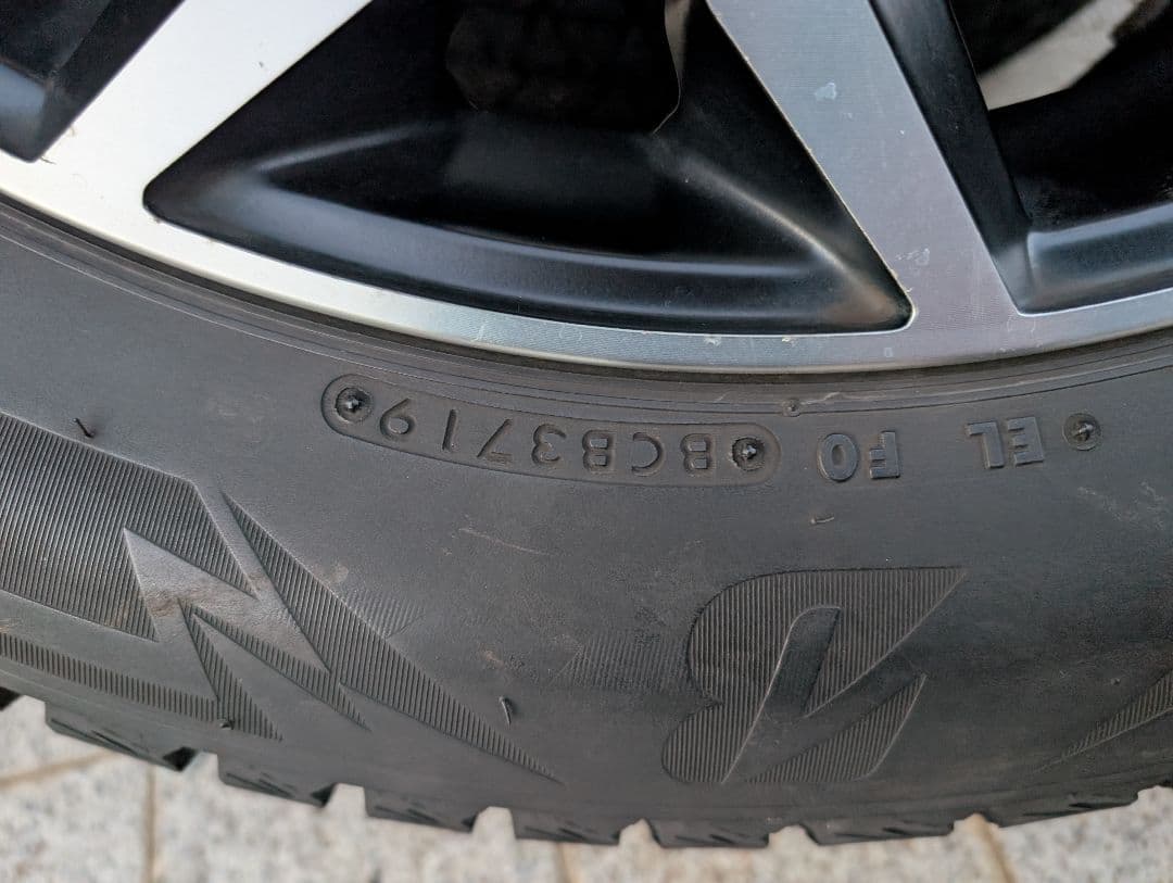 235 / 55 R19 スタッドレス　タイヤホイールセット