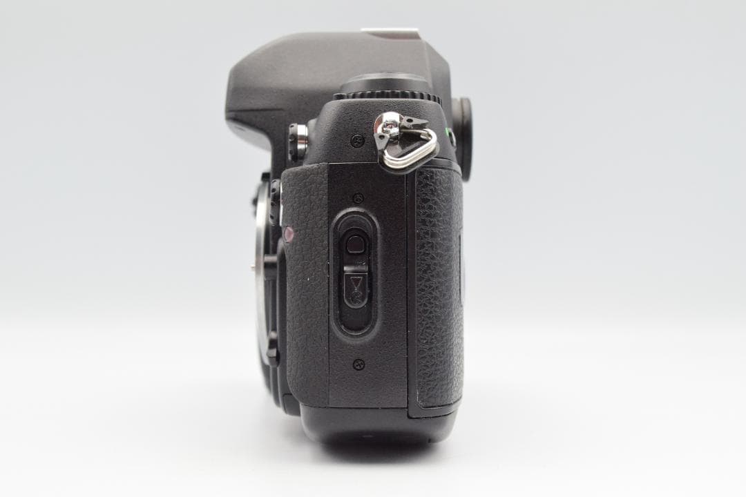 【美品】Nikon F100 フィルム一眼レフカメラ #NB003