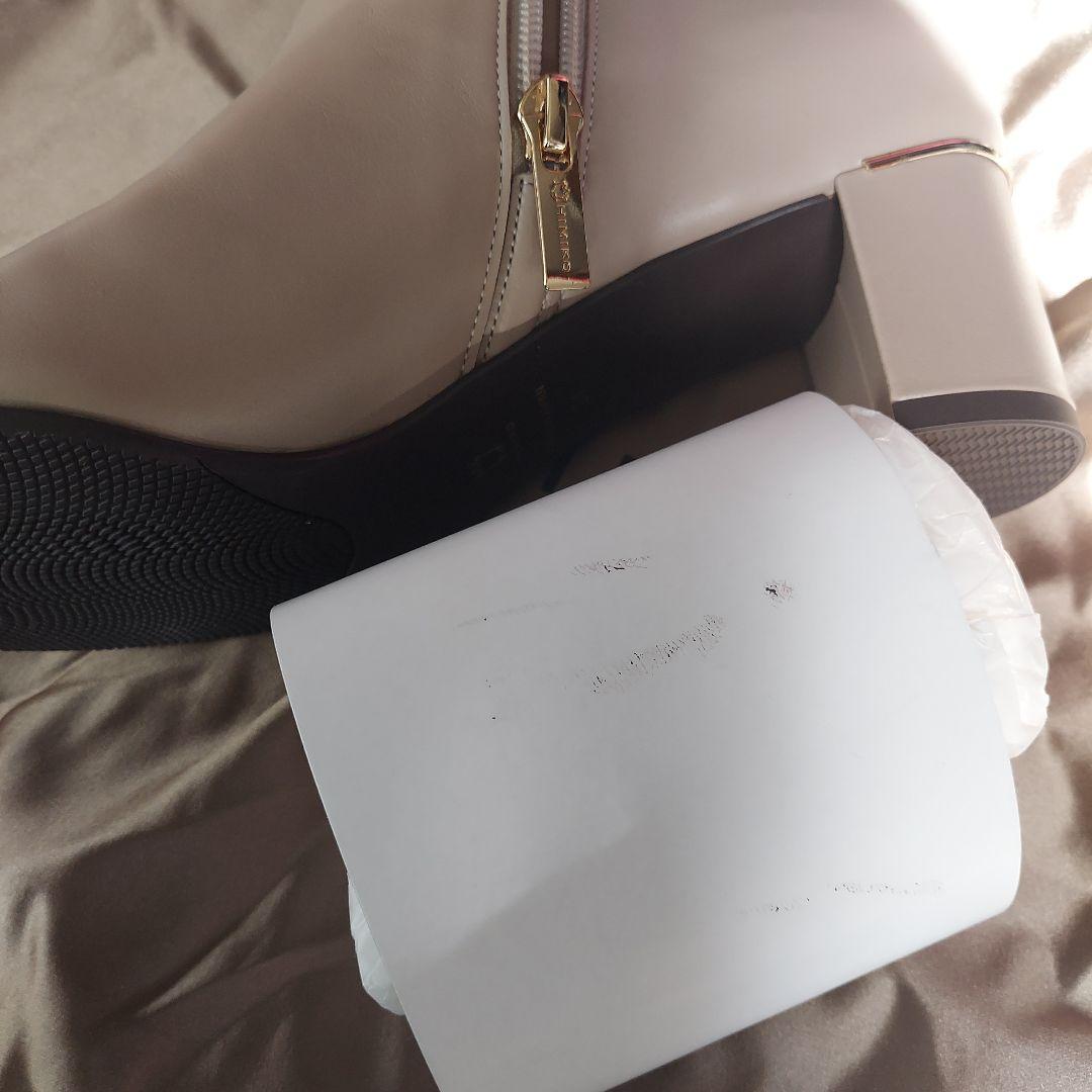 新品　未使用２４cm　HIMIKO ベージュ サイドゴアブーツ 中ヒール