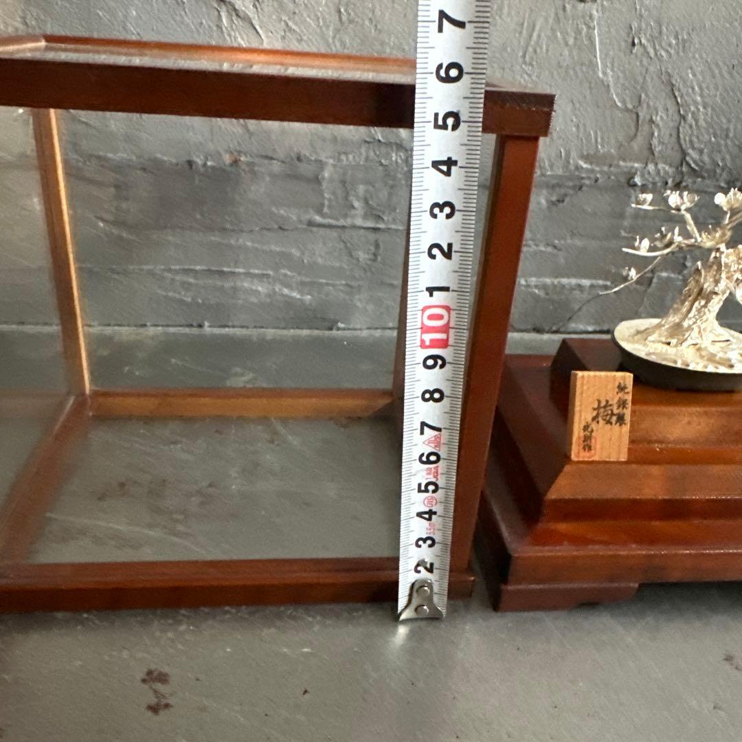 銀製 梅の木の彫刻 ガラスケース付き　光則作