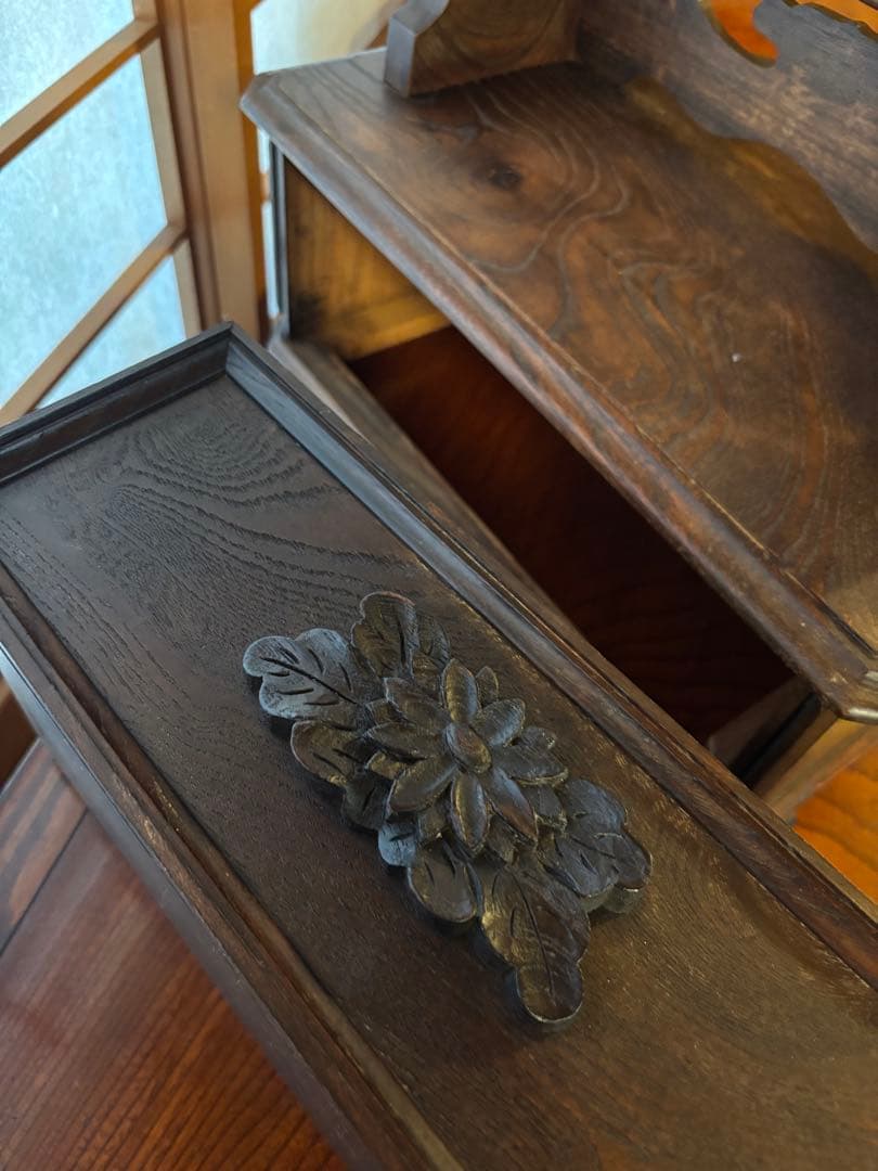 骨董品 明治、大正指物師による特別注文の芸者鏡台。