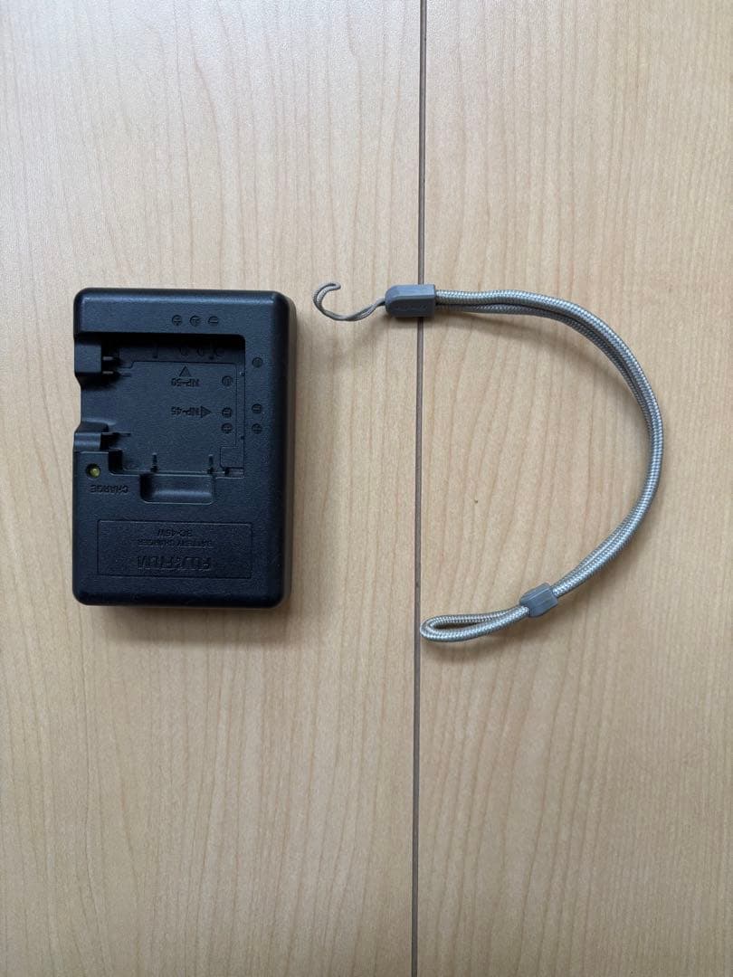 FUJIFILM F200 EXR finepix デジカメ