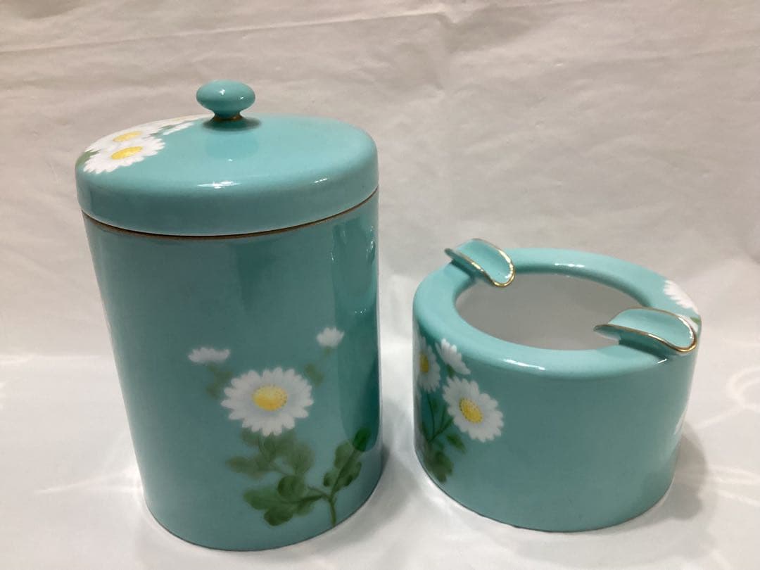 オールドノリタケ　陶器製煙草入れ、灰皿　青地白菊　ビンテージ　ヤジロベー印記念品