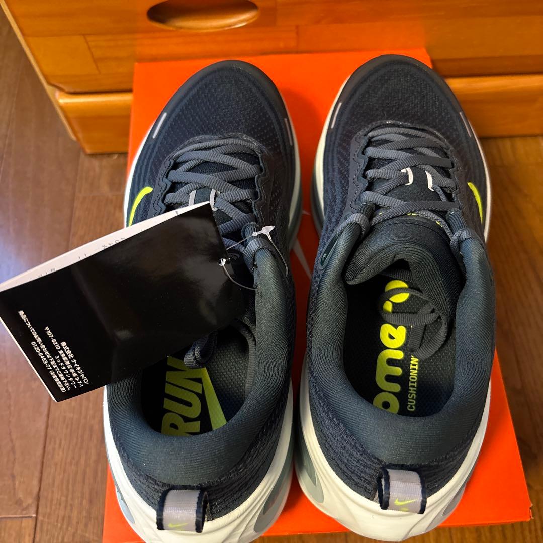 [新品未使用] ナイキ ボメロプラス 26.0cm