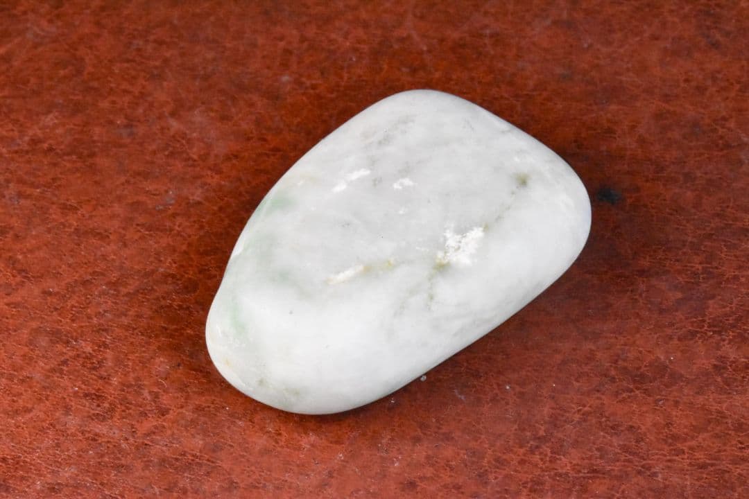 糸魚川産 白緑ヒスイ原石