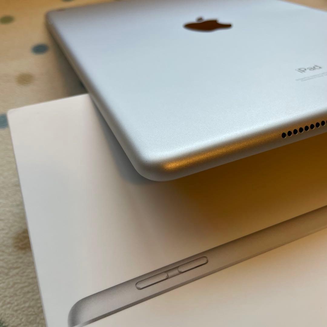 Apple iPad シルバー 本体 MK2L3J/A 64GB 第9世代
