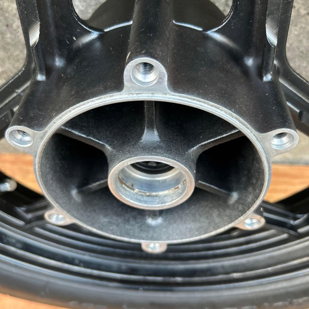 GPZ1000RX フロントホイール