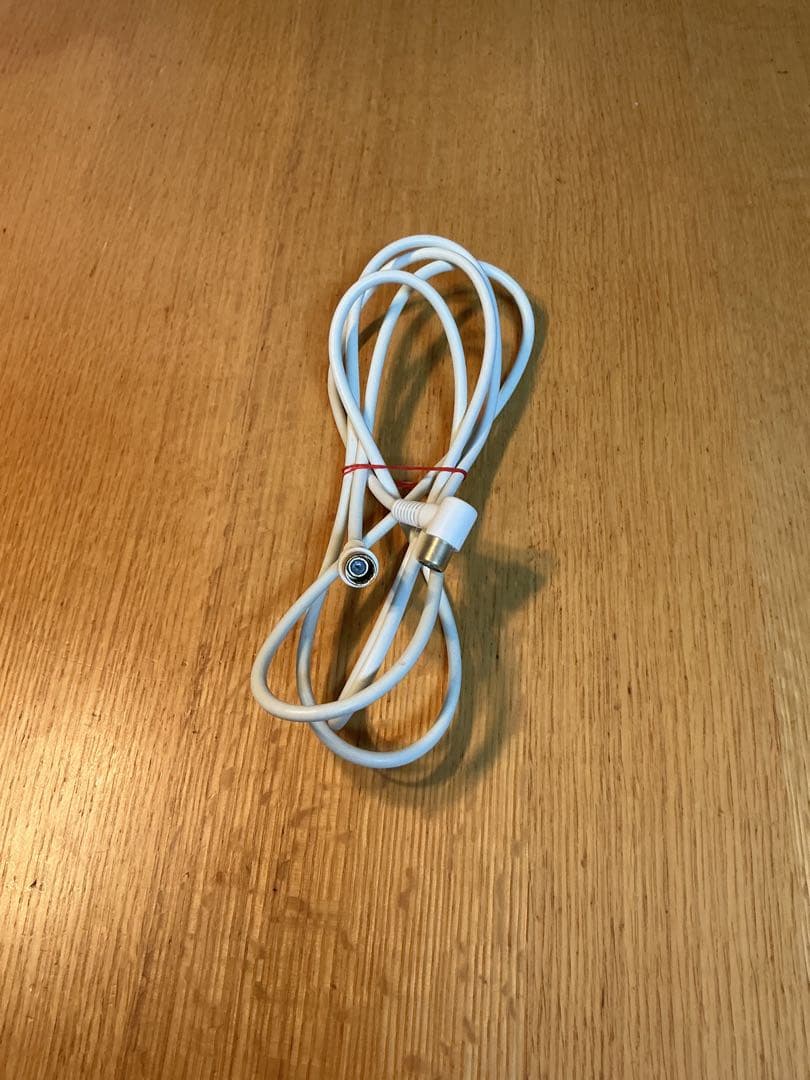 ☆美品　ハイセンス32型液晶テレビHS32K220 おまけあり　送料無料！