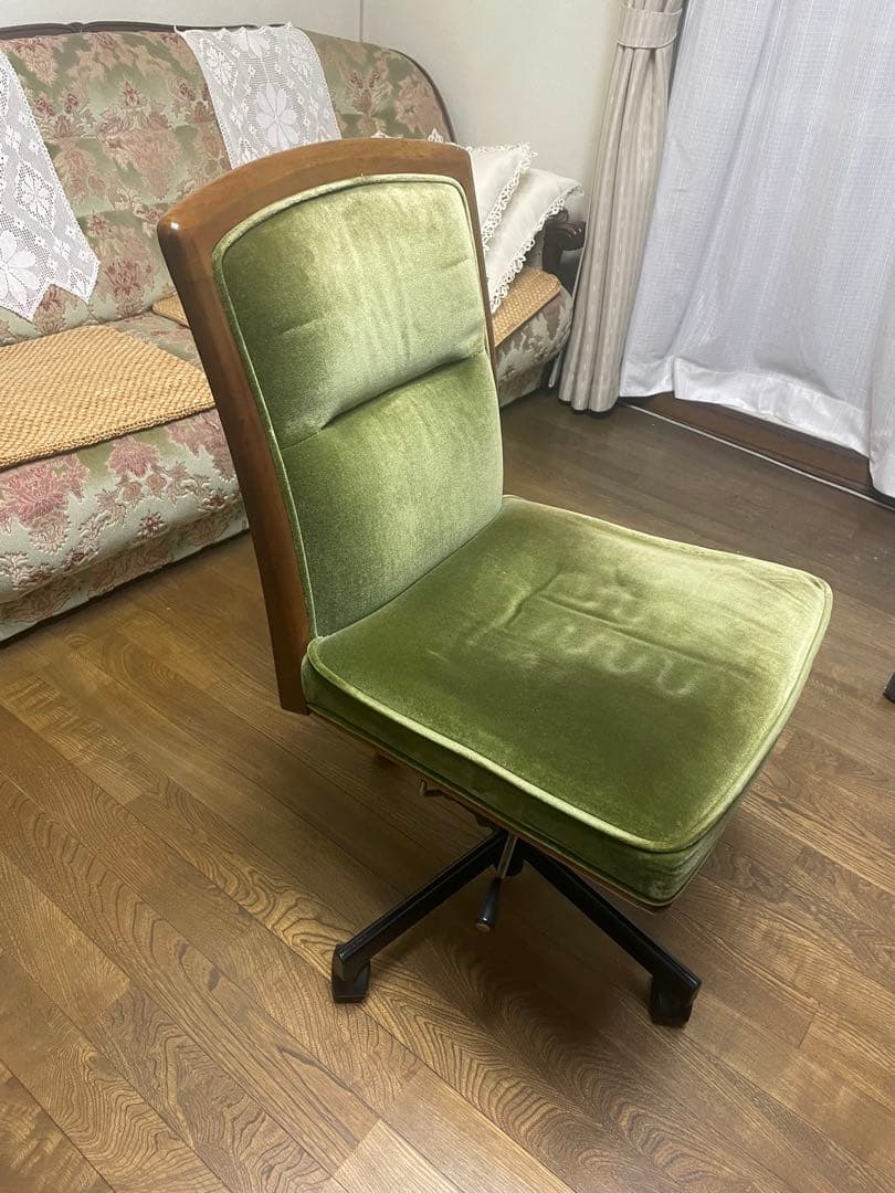 マルニ　ダイニングチェア　回転椅子　アンティーク　緑ソファー