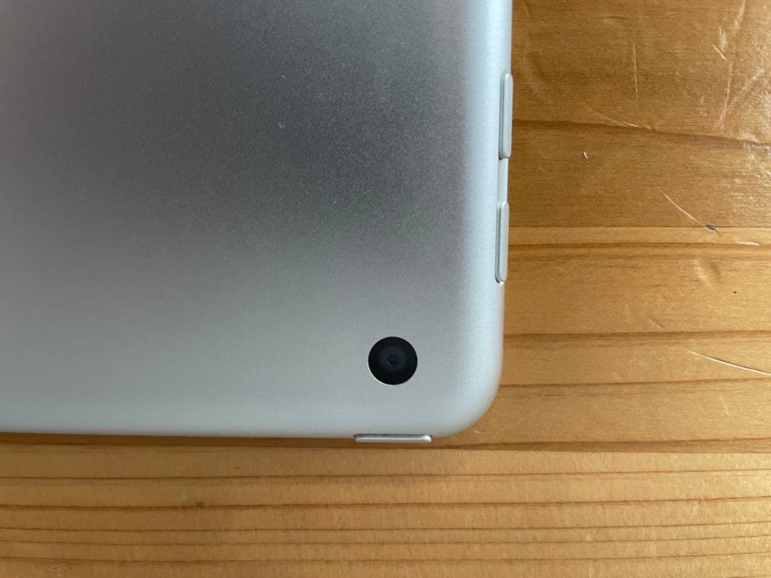 在庫1点 Apple iPad 第5世代 wifiモデル 128GB 充電器付き