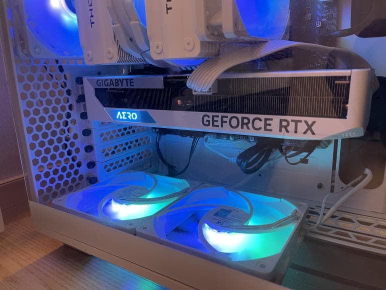 グラフィックボード・グラボ・ビデオカード RTX4060Ti 8gb Gigabyte AERO