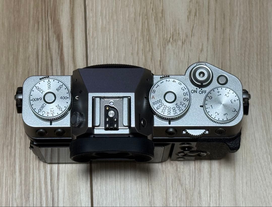 富士フイルム X-T5 ボディ 元箱&付属品あり シャッター数 約7,600回