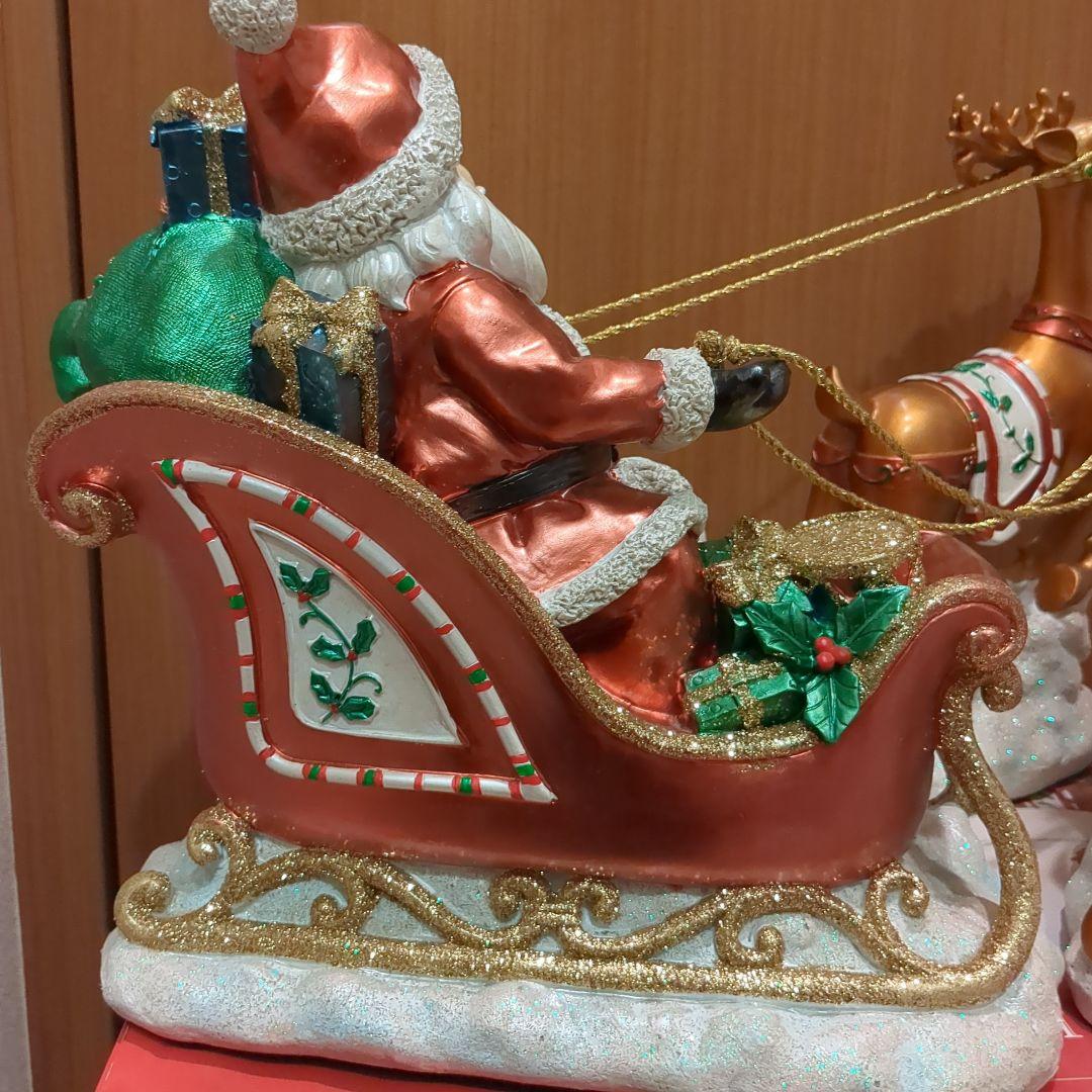 クリスマス　サンタと2頭のトナカイのソリ