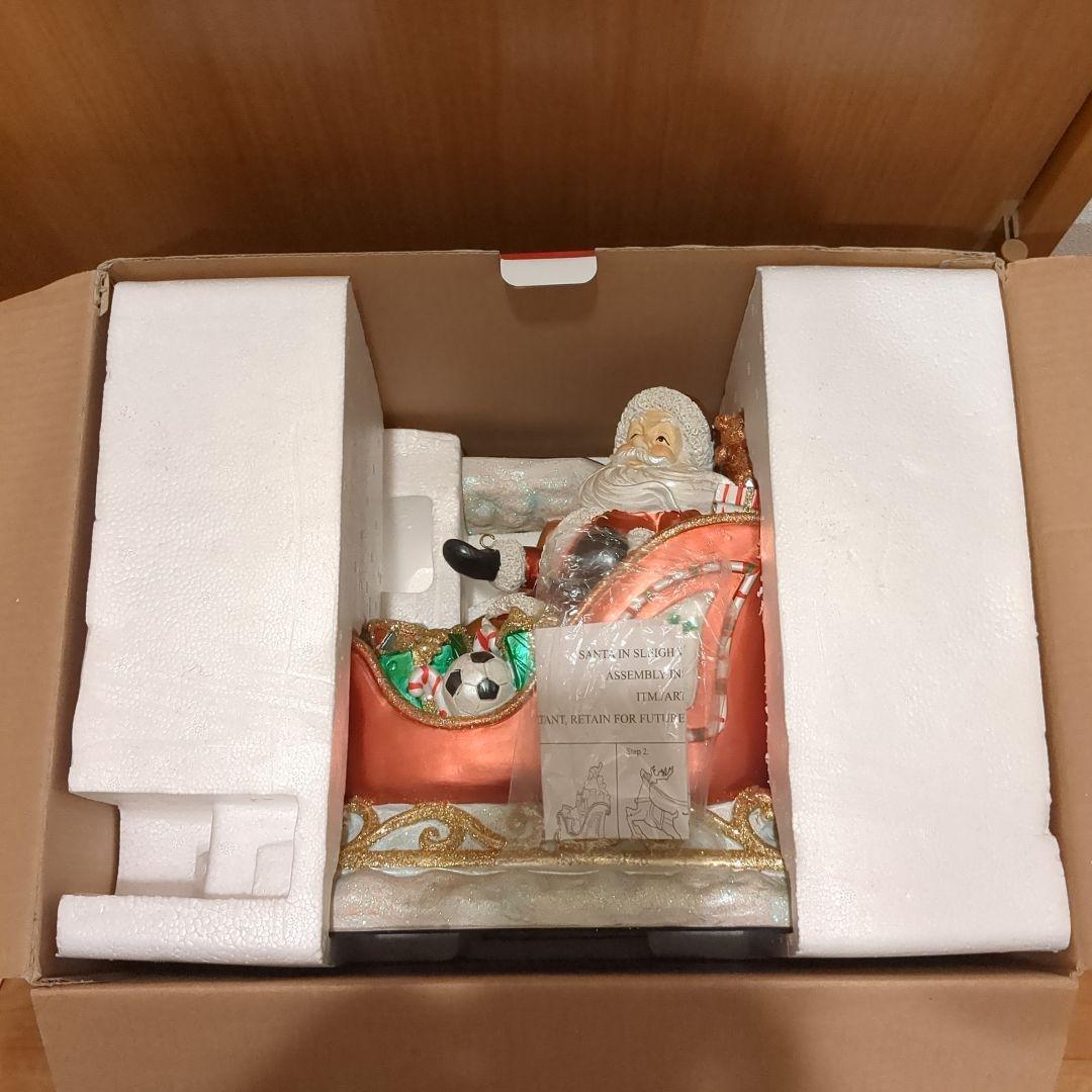 クリスマス　サンタと2頭のトナカイのソリ