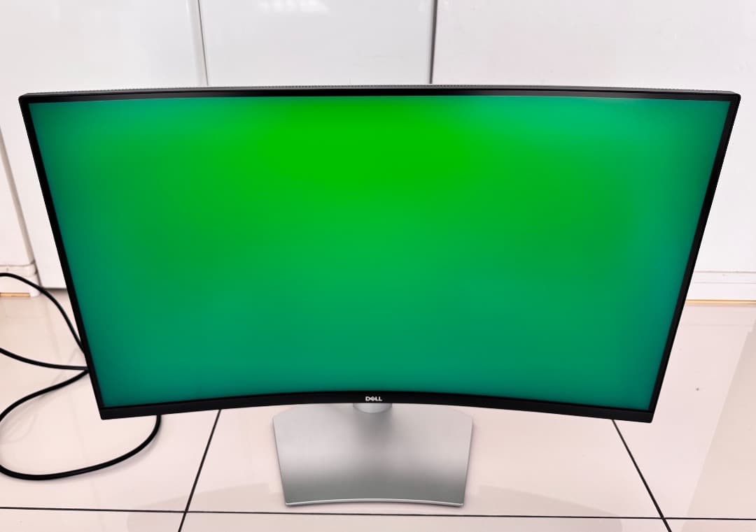 DELL 曲面モニター S3221QS