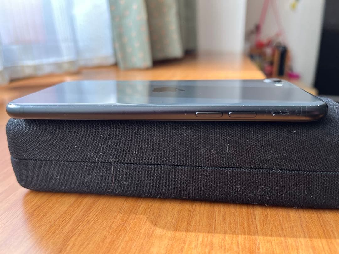 iPhone SE (第2世代) ブラック SIMフリーバッテリー88% 美品