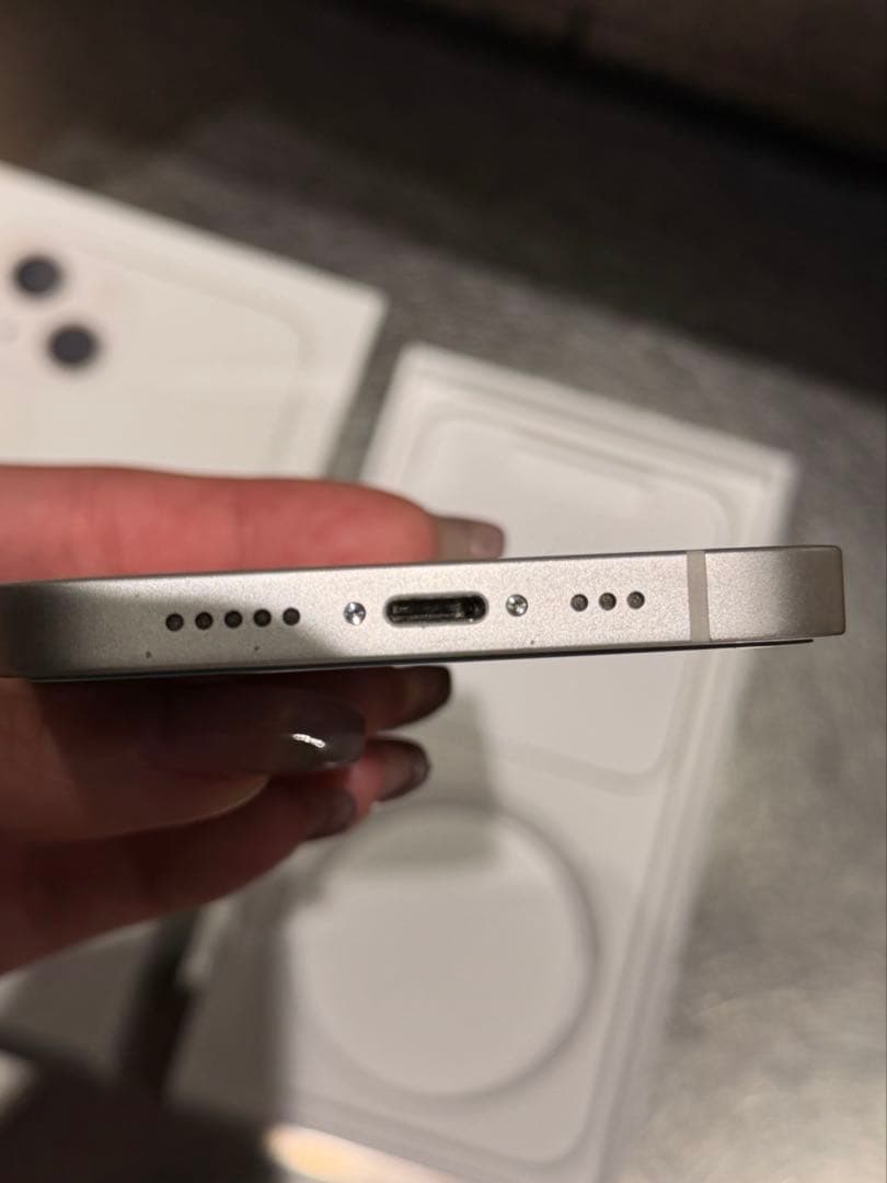 iPhone 13 256GB スターライト SIMフリー