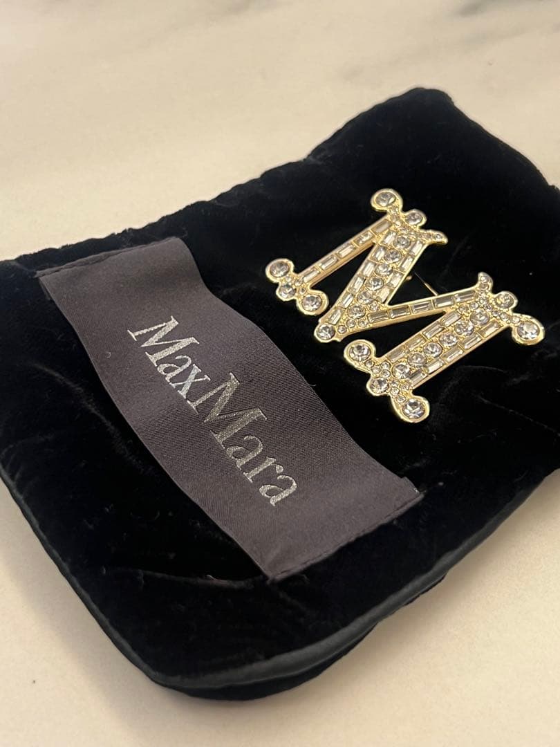 MAX MARA クリスタル ブローチ OPホワイト