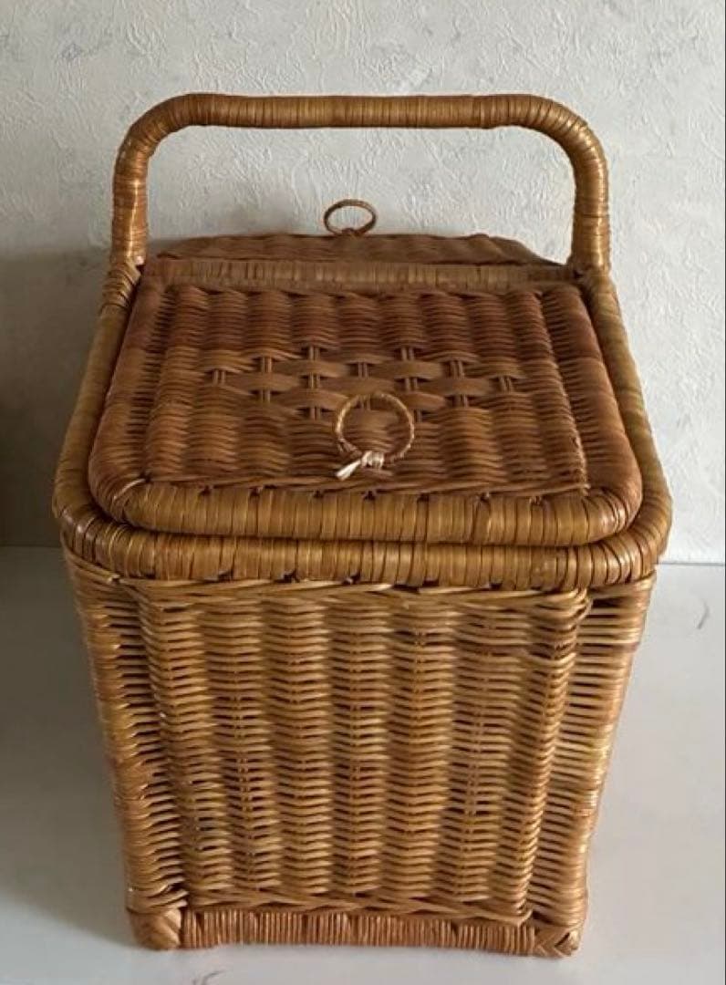 昭和レトロ　籐製 収納バスケット 編み込みデザイン