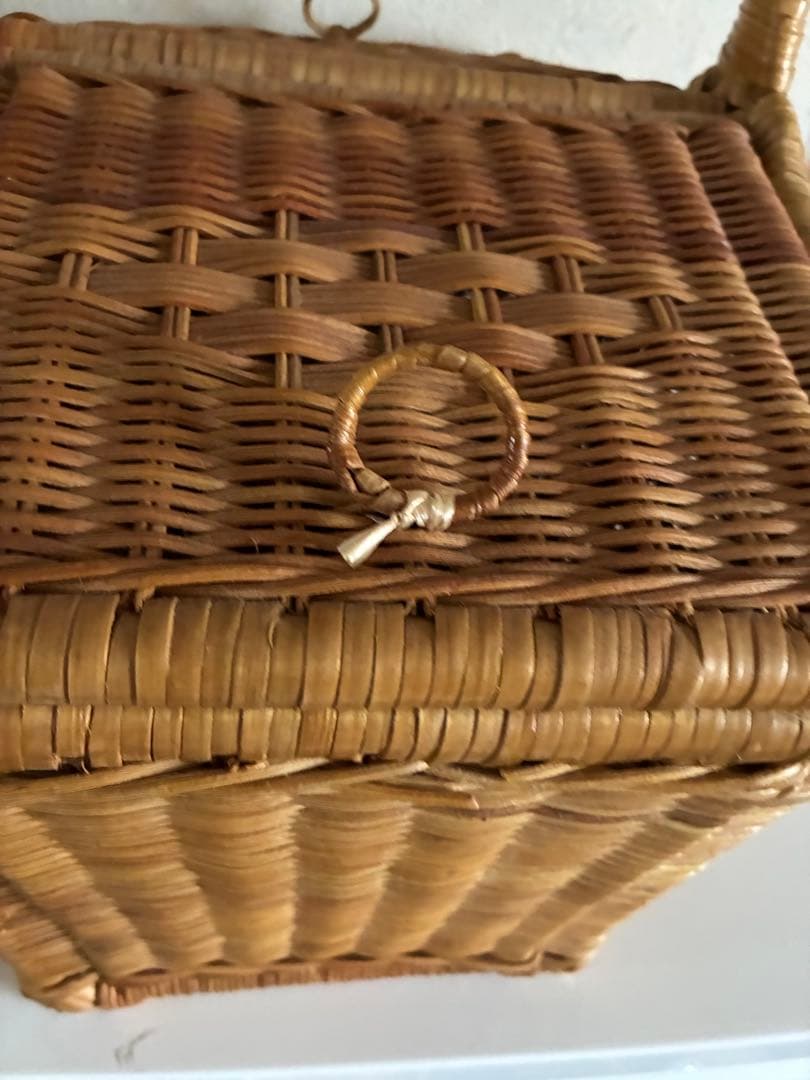 昭和レトロ　籐製 収納バスケット 編み込みデザイン