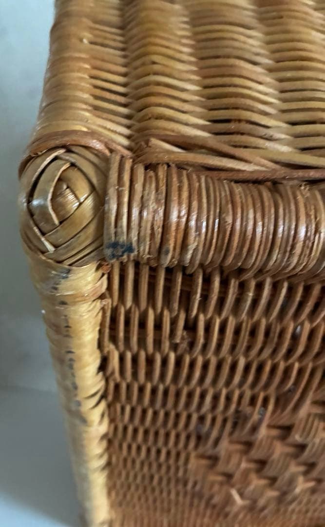 昭和レトロ　籐製 収納バスケット 編み込みデザイン