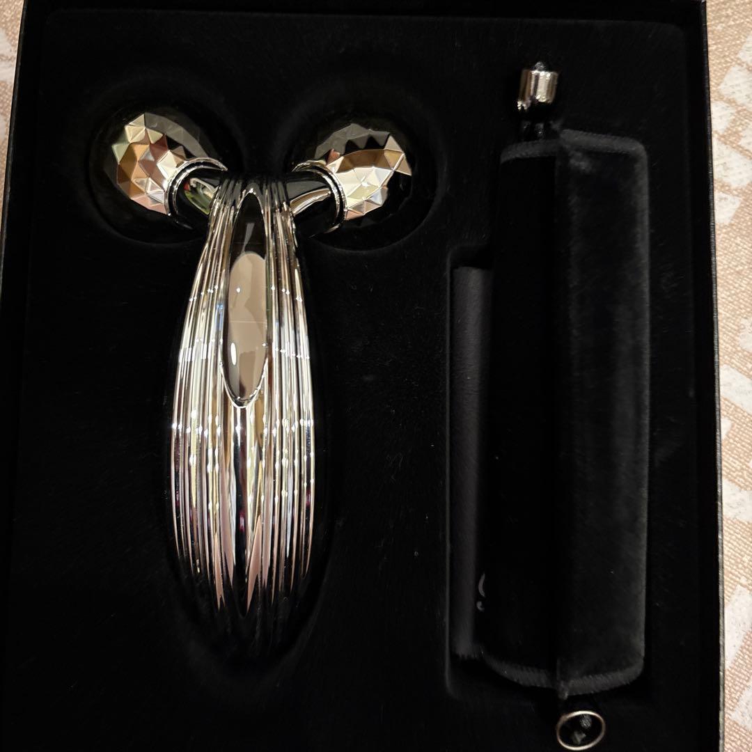新品　リファ美顔器