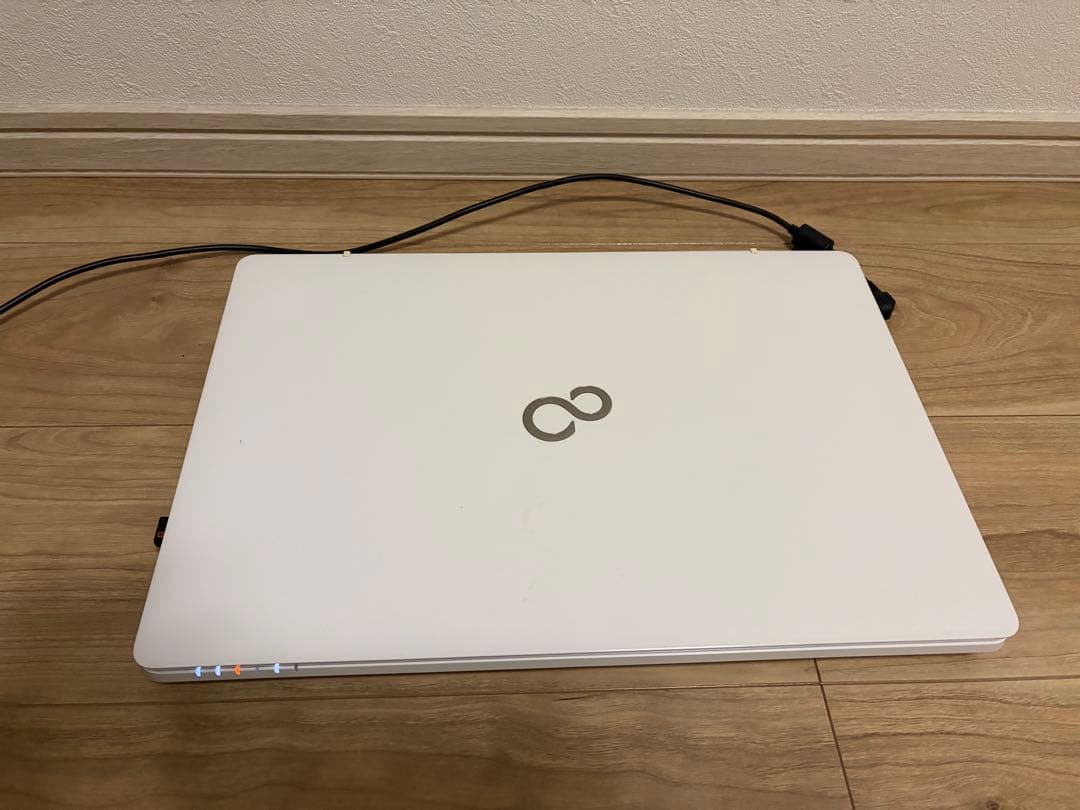 FUJITSU ＦＭＶノートパソコン LIFEBOOK 画面15.6型 i7