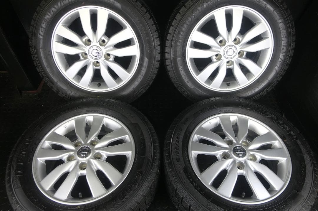 美品 日産 C26 セレナ 極上9.5分山 国産スタッドレス 195/65R15