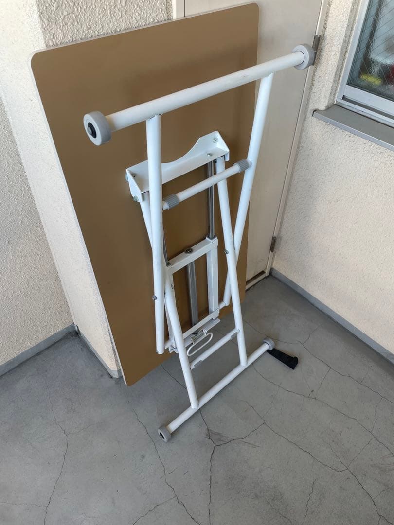 ガス式　昇降テーブル　リビング　ダイニング　ニトリ　ホワイト