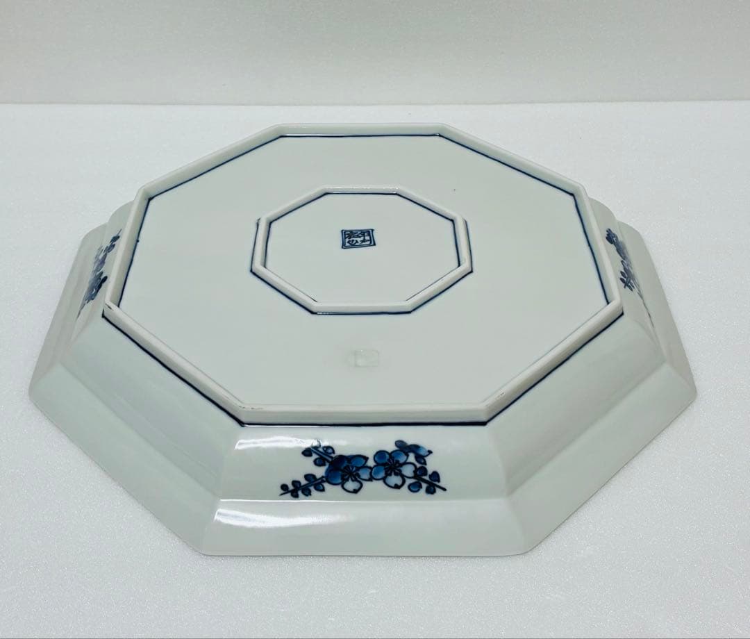 平戸三川内焼 平戸松山窯 祥瑞手 染付捻り吉祥文様 八角大皿31cm