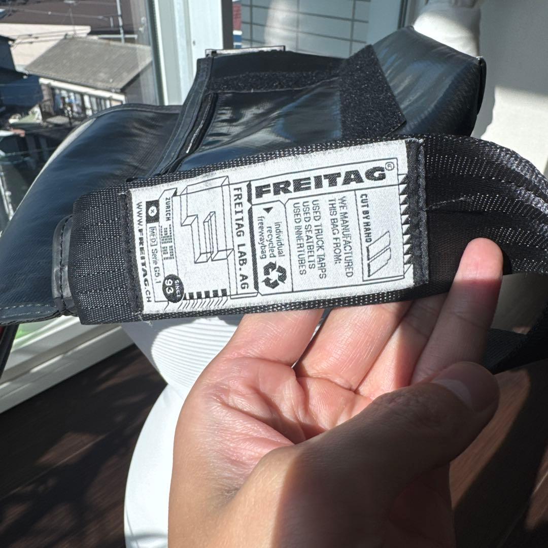FREITAG メッセンジャーバッグ グレー/赤/黒