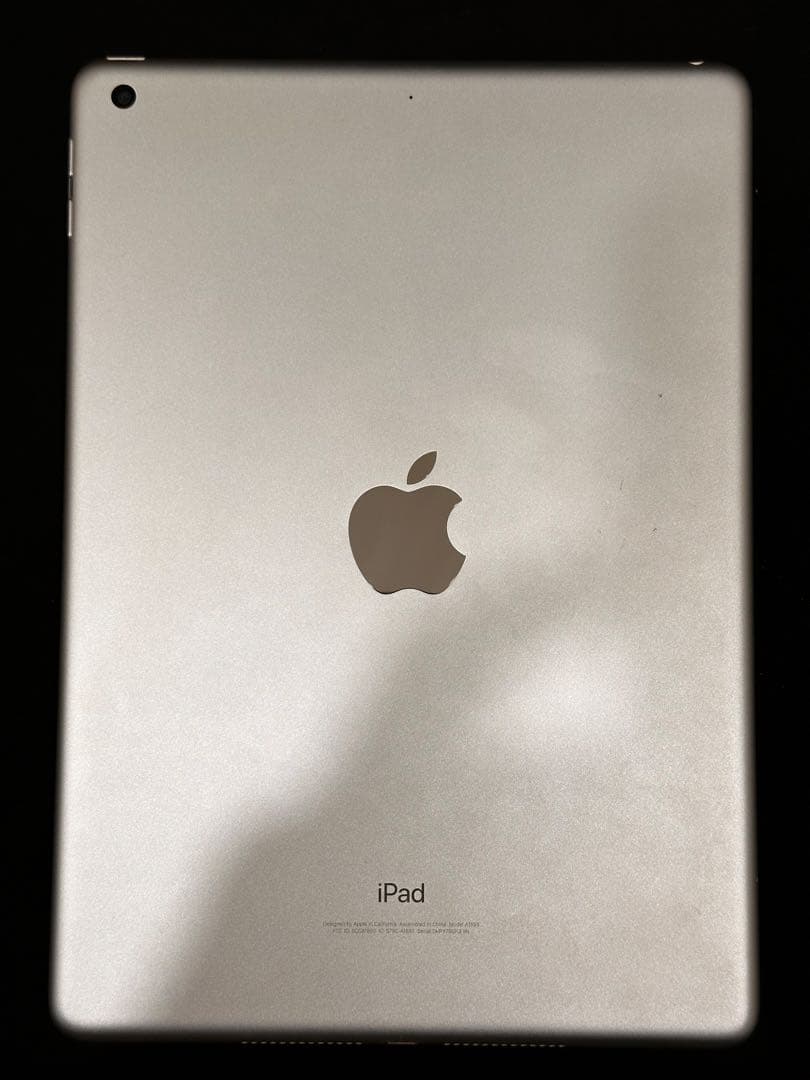 Apple iPad 9.7インチ ホワイト 第６世代 128GB WiFi