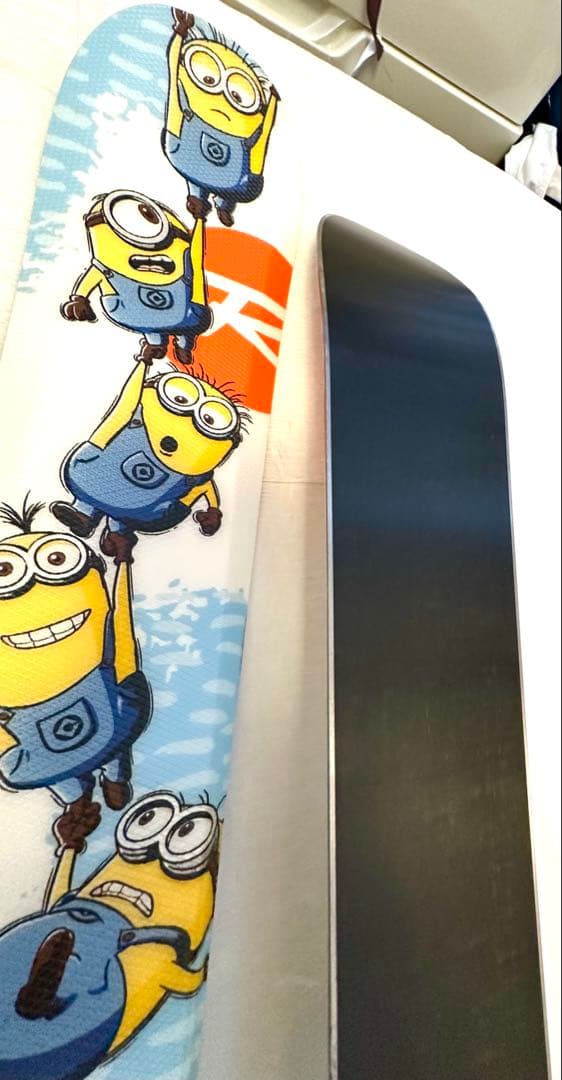 新品未使用 ROSSIGNOL ミニオンデザインスキーセット　128㎝