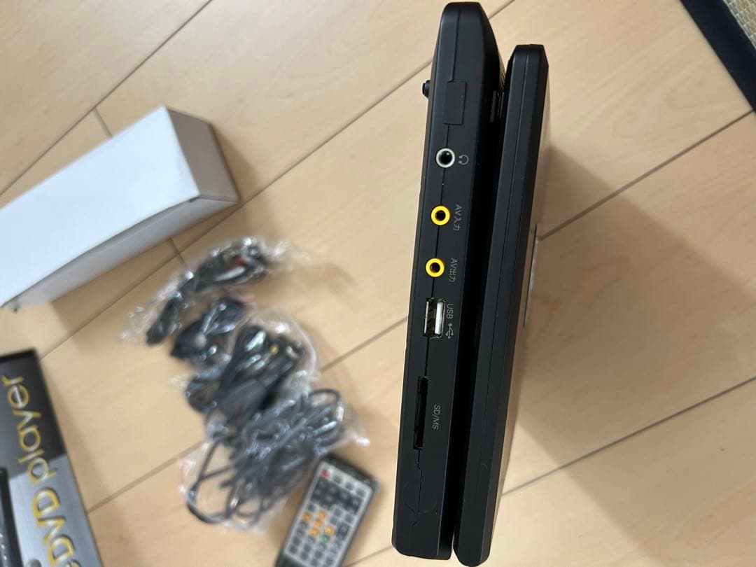 BULLET ポータブルDVDプレーヤー DVD -P905-K