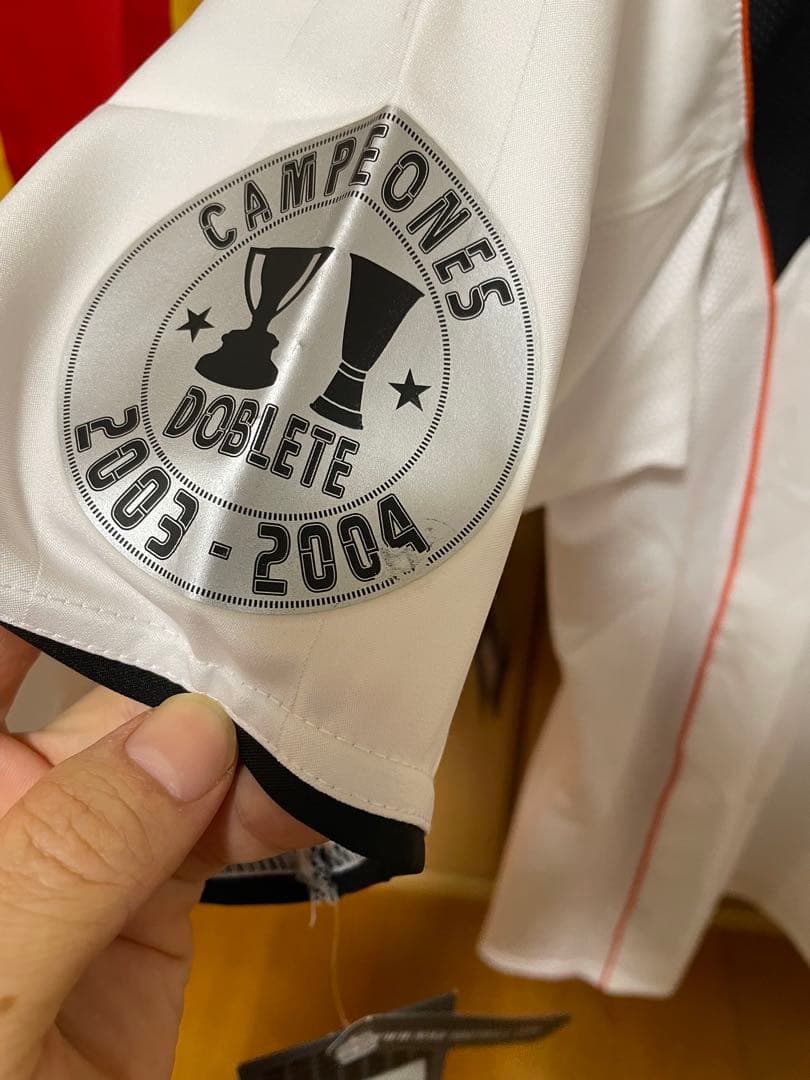 04-06　バレンシア　1st,3rdユニフォーム　ビセンテ・ロドリゲス