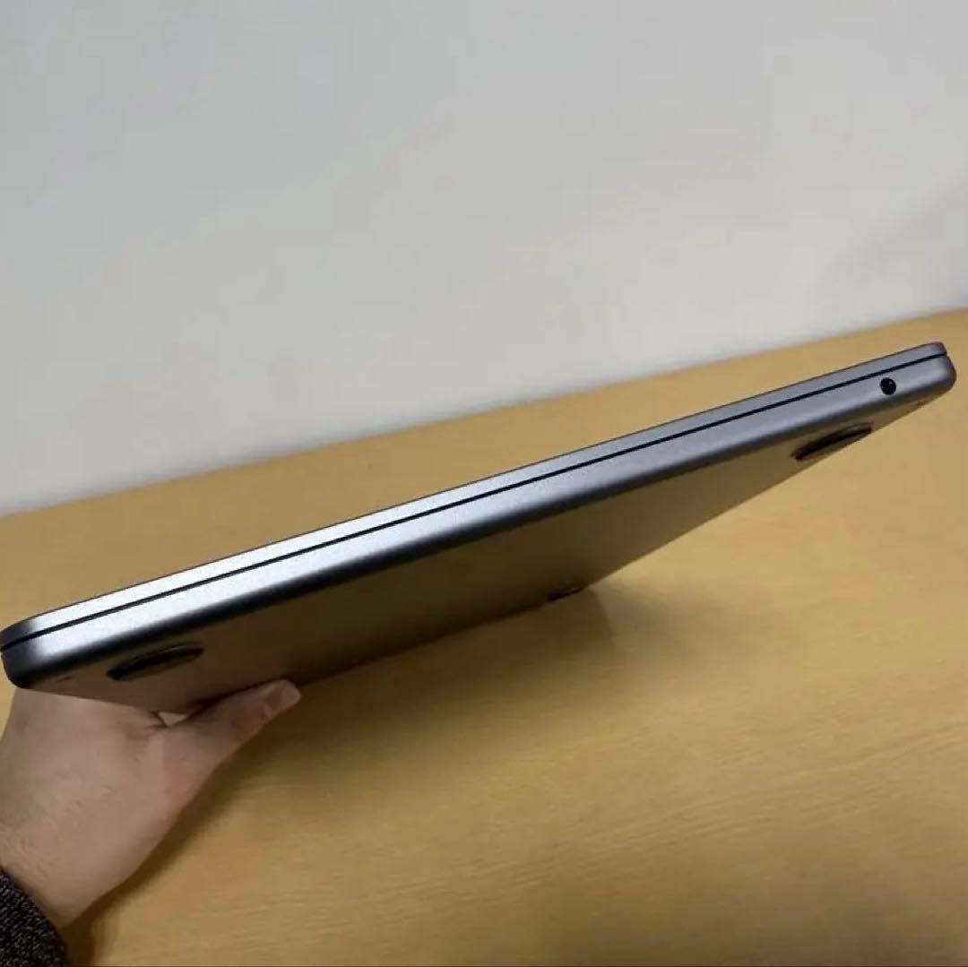 M2 MacBook Air 13.6 8GB / 512GB スペースグレイ